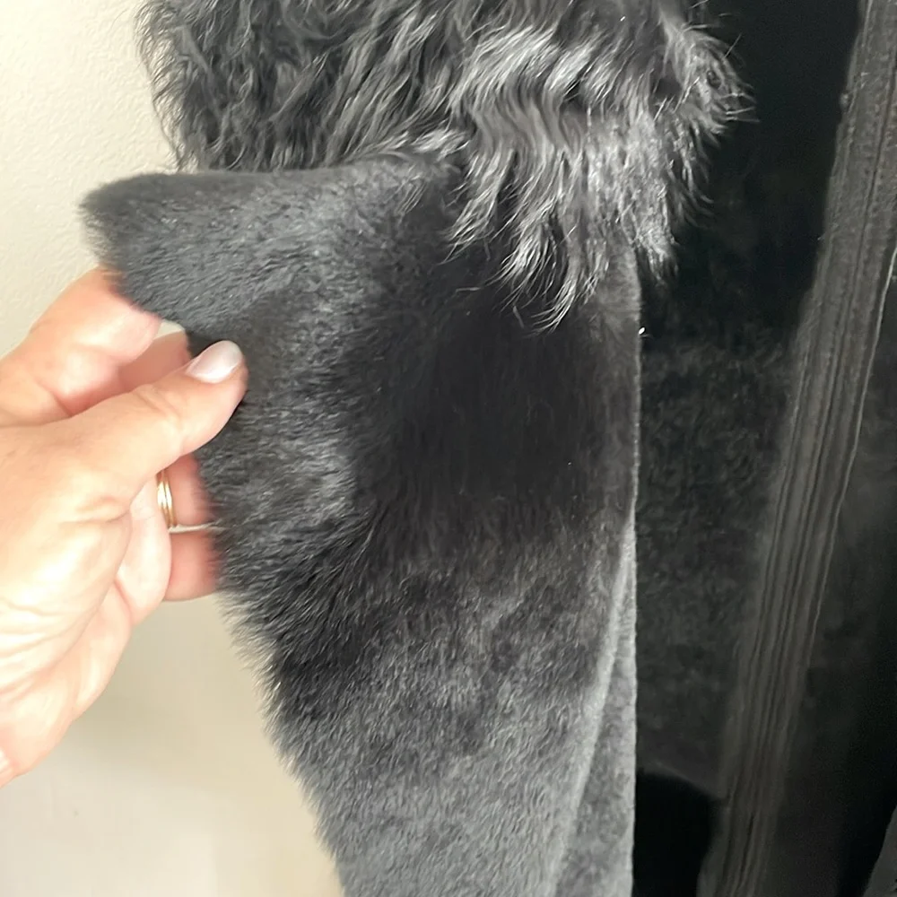 NWOT Truth + Pride Black Shearling Vest - warm and stylish - size Medium - Picture 5 of 6